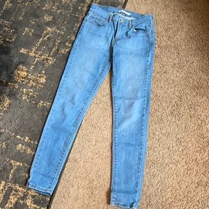 Levi’s 710 Super Skinny 27